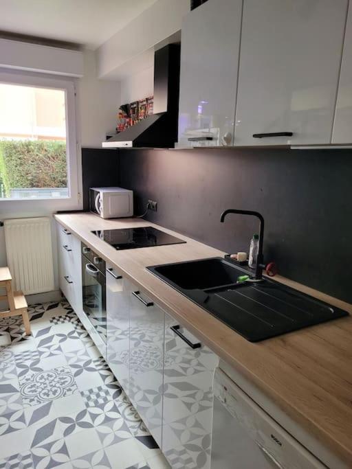 Appartement Avec Jardinet Le Petit-Quevilly Luaran gambar