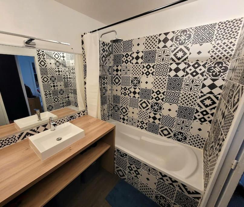 Appartement Avec Jardinet Le Petit-Quevilly Luaran gambar
